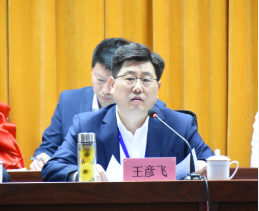 新闻稿--哈铁院三届二次职代会暨2021年度工作会议隆重召开152.png