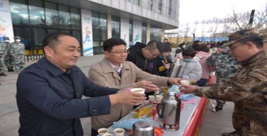 学院党委开展“军训慰问送温暖，优化服务听心声”主题党日活动837.png