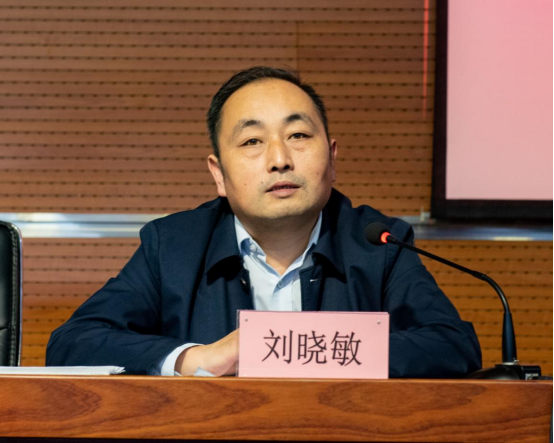 哈铁学院召开中层干部集体廉政谈话会议20210511937.png